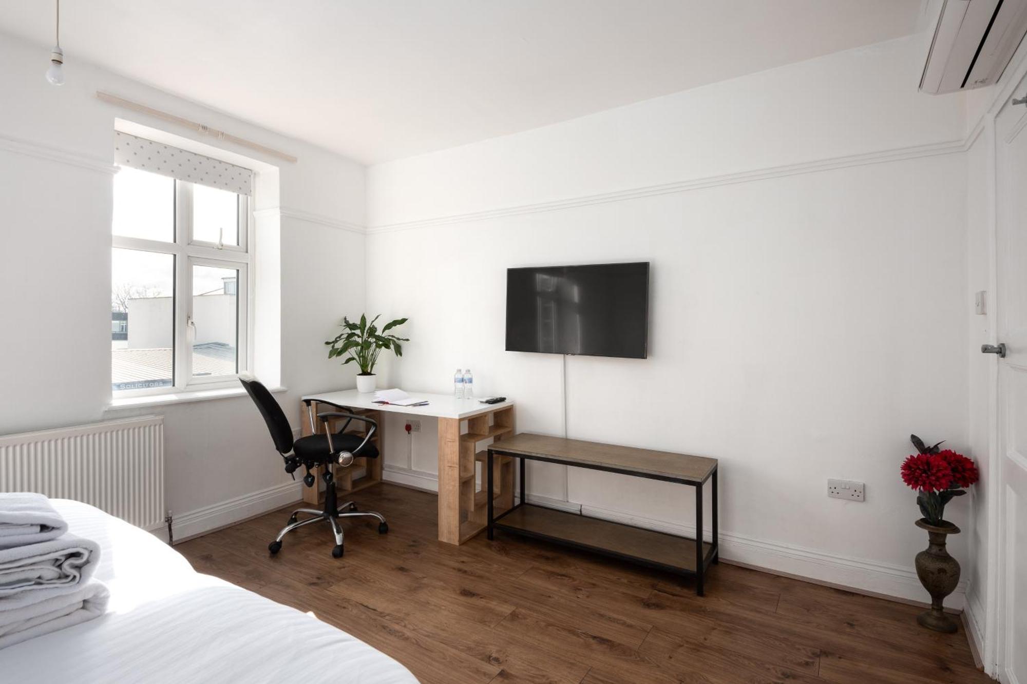 Three-Bedroom Apartment,1502940073:JPEG